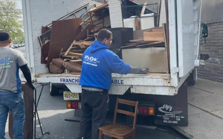 Residential and commercial cleanout in Kansas City