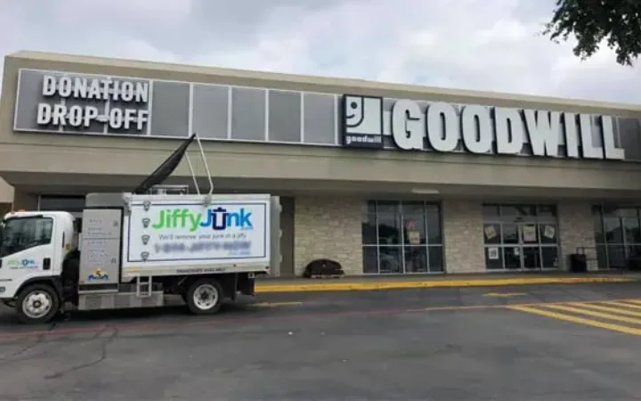 Backyard cleanup and junk removal truck in Kansas City